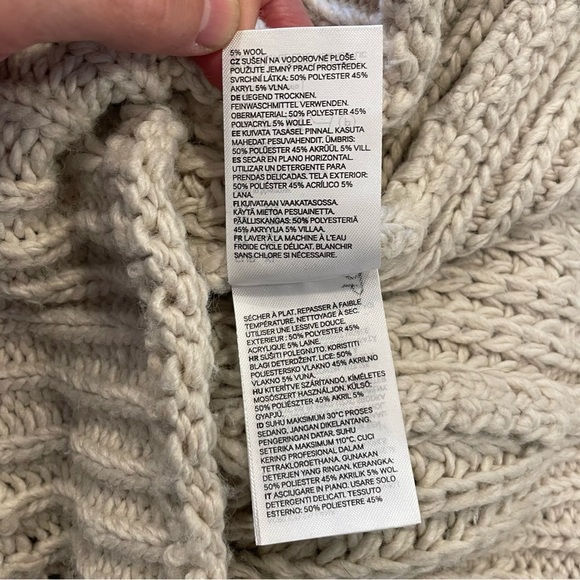 H&M women’s size XL chunky cropped sweater. - Picture 6 of 7